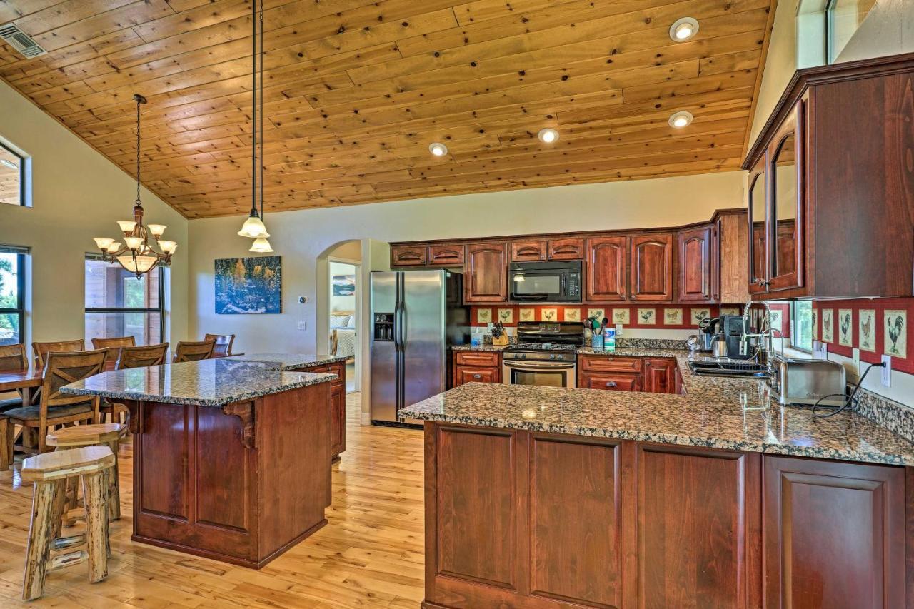 Serene Lakeside Cabin With Decks And Edler Lake Views! Pinetop-Lakeside Exterior photo